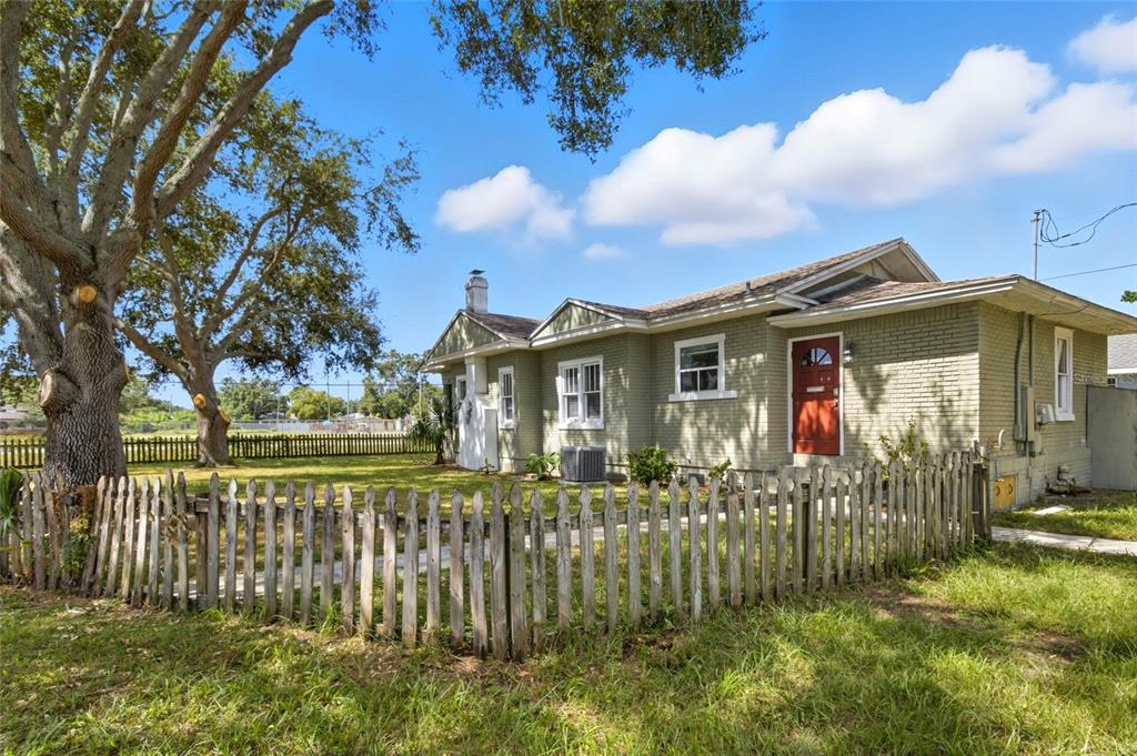 4701 HAINES ROAD N, ST PETERSBURG, FL — photo 2 of 37