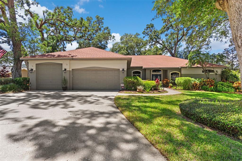 1102 HUNT CLUB LANE