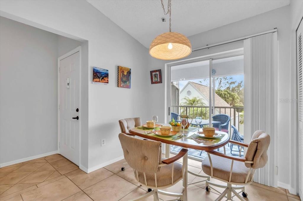 6807 STONE RIVER ROAD UNIT 204, BRADENTON, FL — photo 5 of 30