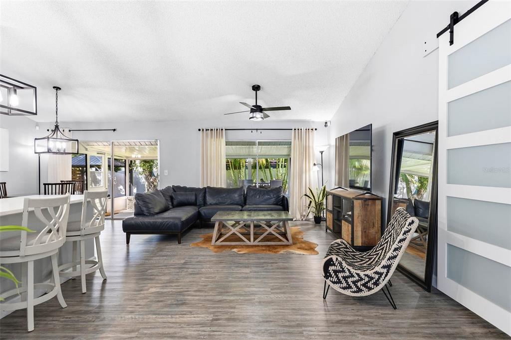 724 GLENGARY LN, PALM HARBOR, FL — photo 4 of 30
