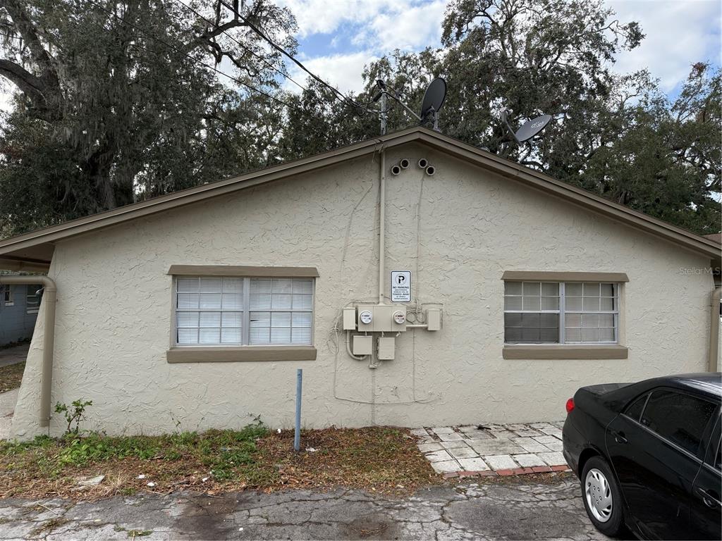 410 ROSLAND DRIVE