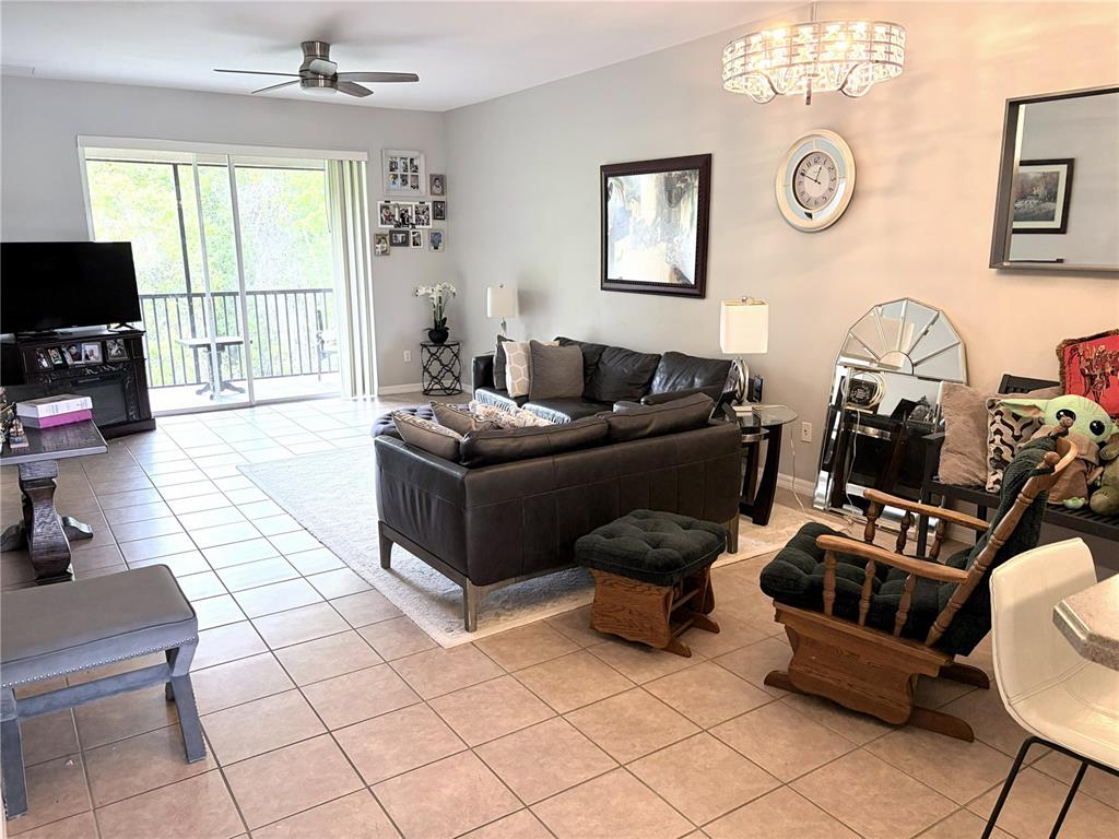 9422 MYRTLE CREEK LANE UNIT 812, ORLANDO, FL — photo 4 of 19