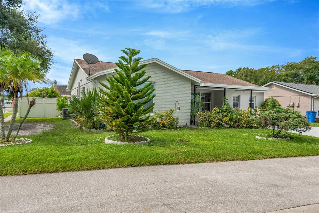 10302 ORCHARD HILLS COURT, TAMPA, FL — photo 5 of 30