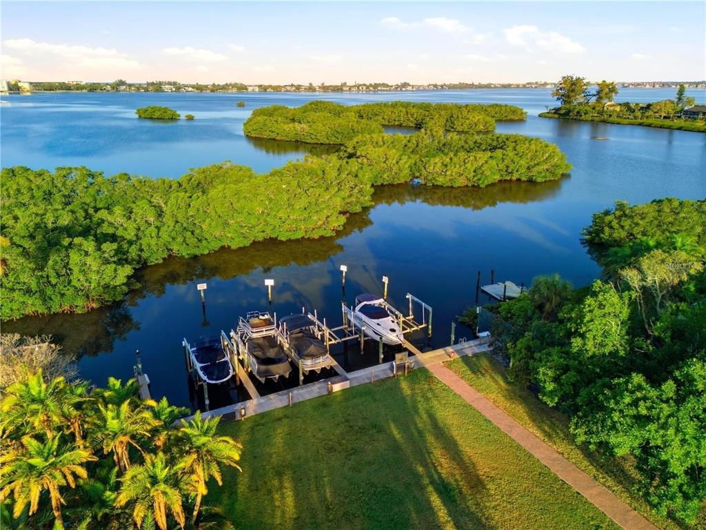 1740 ASSISI DRIVE, SARASOTA, FL — photo 4 of 17