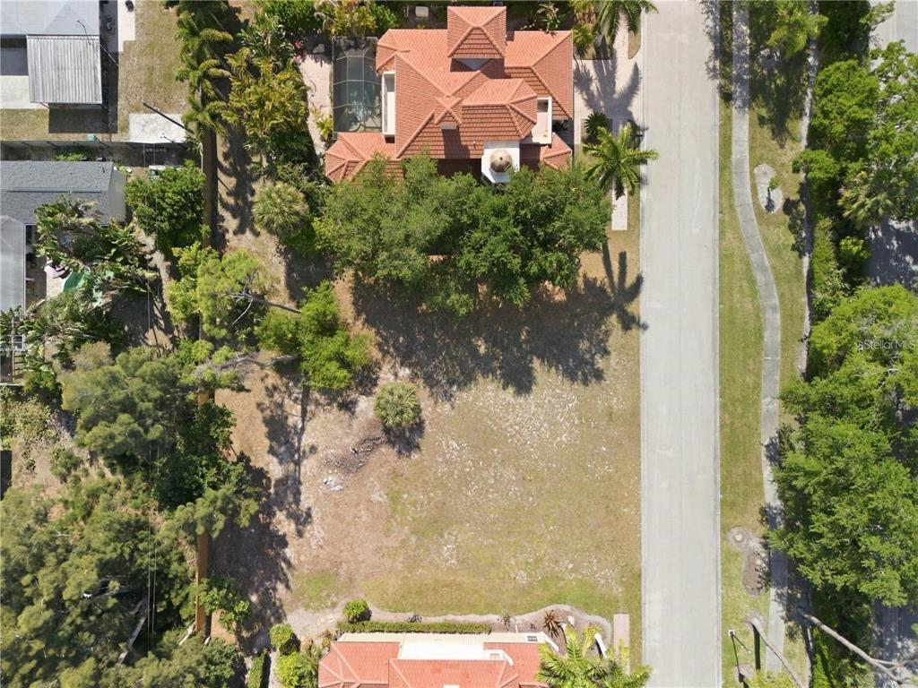 1740 ASSISI DRIVE, SARASOTA, FL — photo 5 of 17