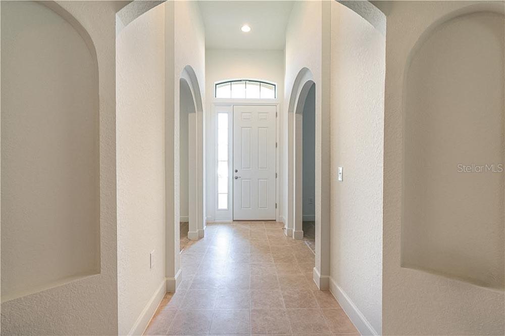 1652 LEMON AVENUE, WINTER HAVEN, FL — photo 2 of 19