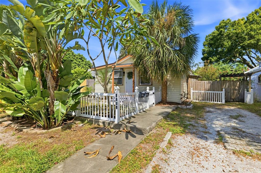 1751 29TH AVENUE N, ST PETERSBURG, FL — photo 2 of 44