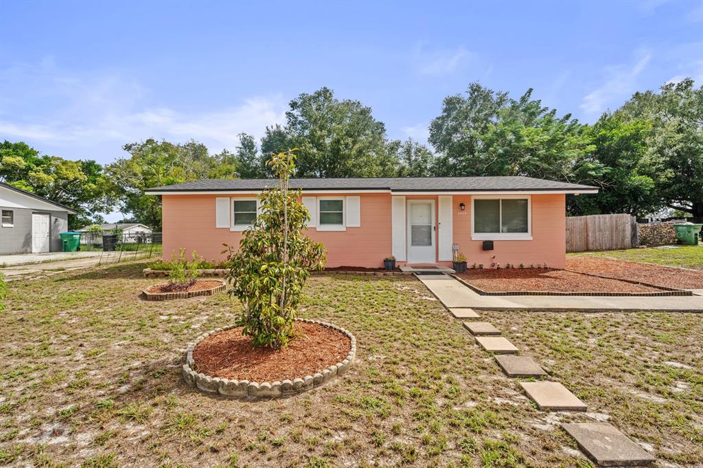 2425 ALAMANDA AVENUE, DELTONA, FL — photo 3 of 42