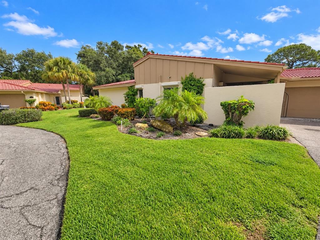 3706 SUN EAGLE LN, BRADENTON, FL — photo 2 of 27