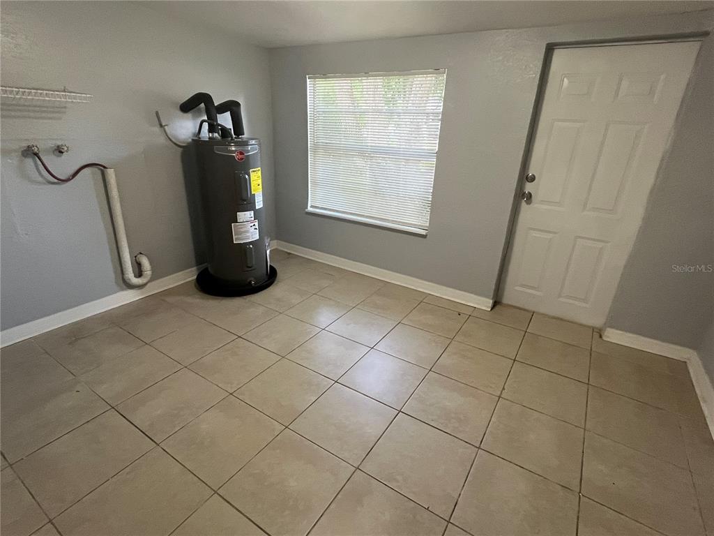 911 S KELLY AVENUE, LAKELAND, FL — photo 2 of 9
