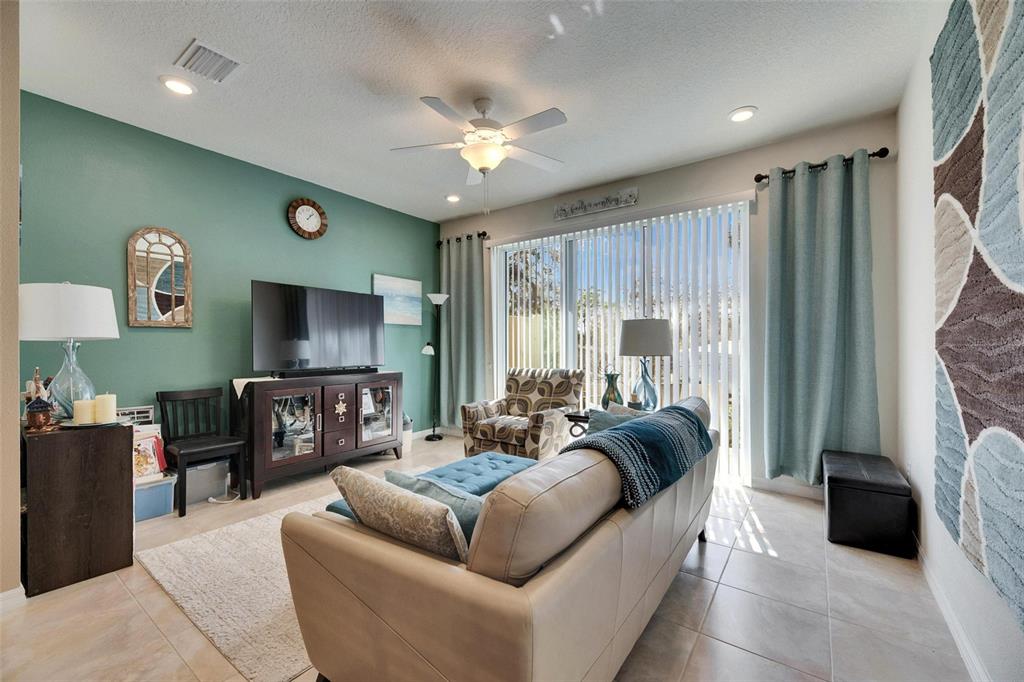 5312 SYLVESTER LOOP, TAMPA, FL — photo 5 of 30