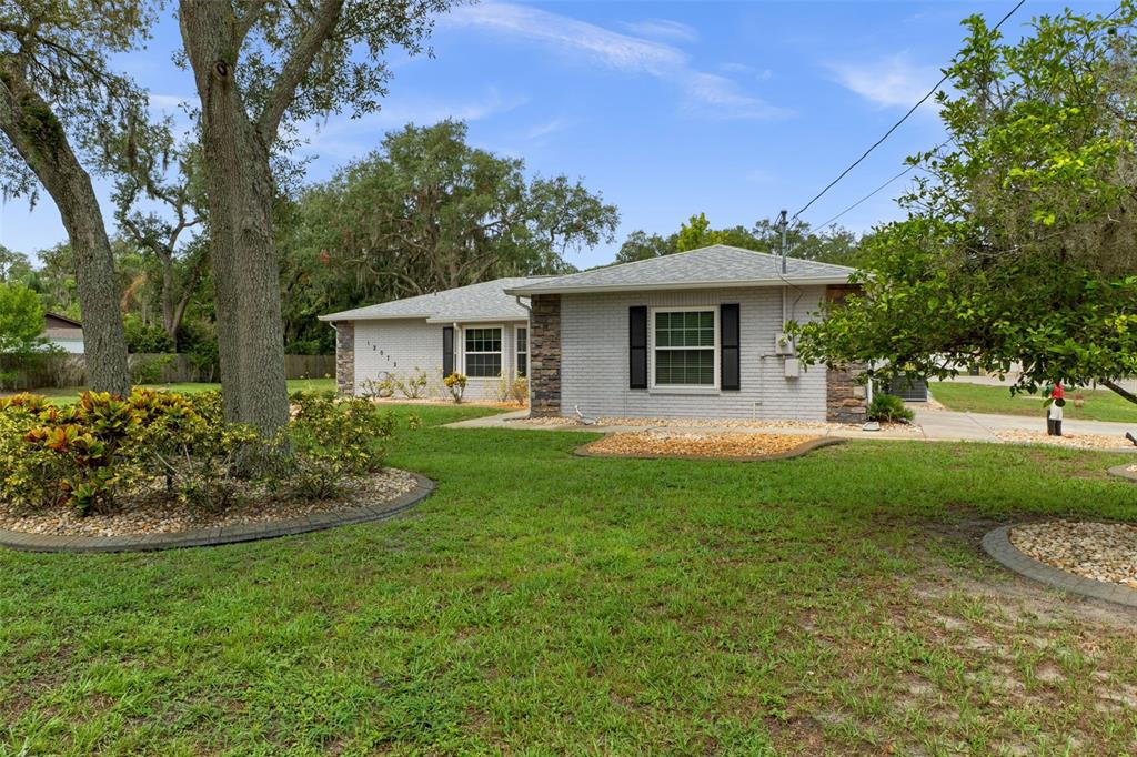 12072 LACEY DRIVE, NEW PORT RICHEY, FL — photo 3 of 30