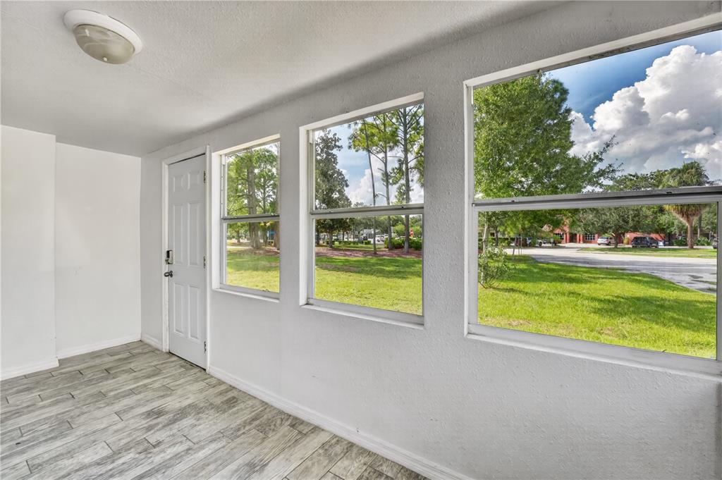 4503 WISHART BOULEVARD, TAMPA, FL — photo 4 of 28