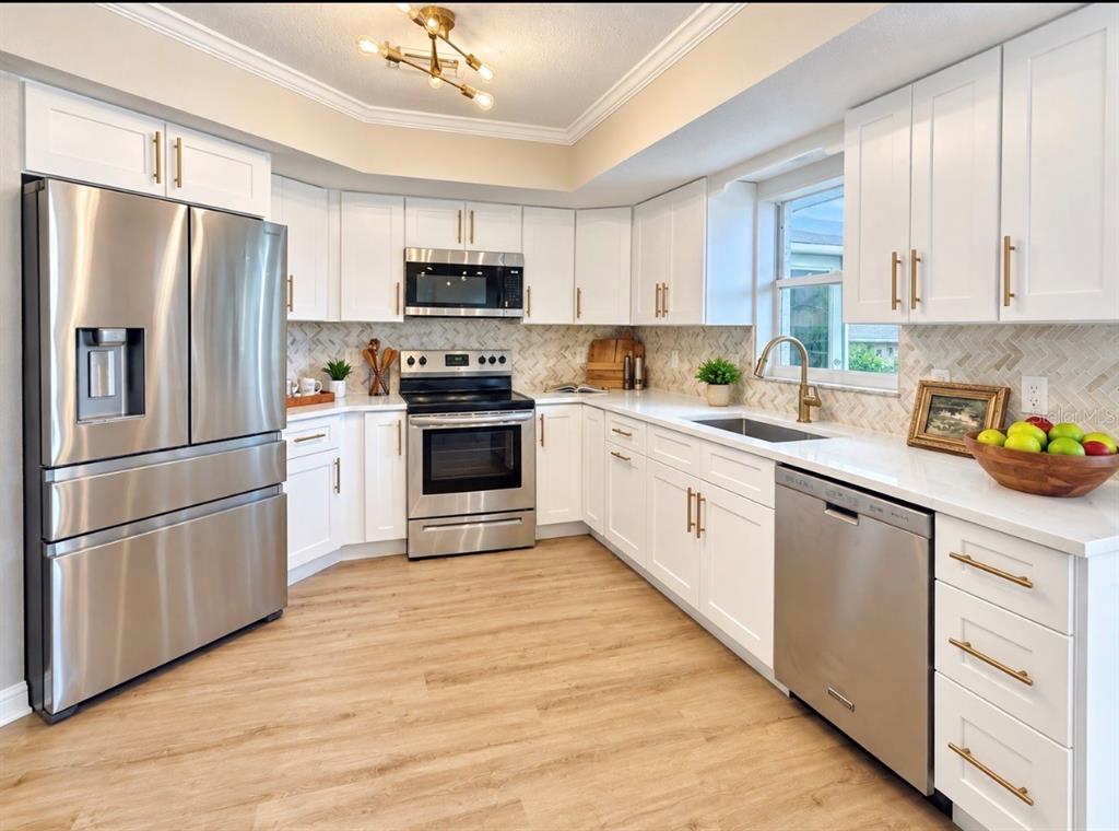 5431 S CRANBERRY BOULEVARD, NORTH PORT, FL — photo 5 of 12