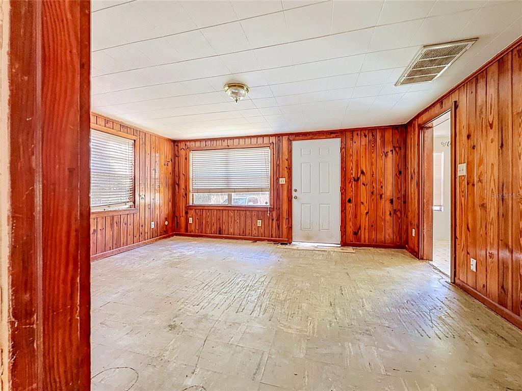 331 MARIE ST, PALM HARBOR, FL — photo 3 of 41
