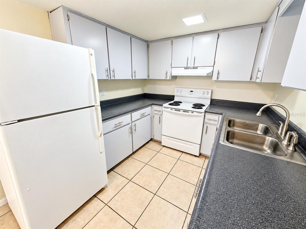 904 TWO HOUSE LANE, BRANDON, FL — photo 4 of 15
