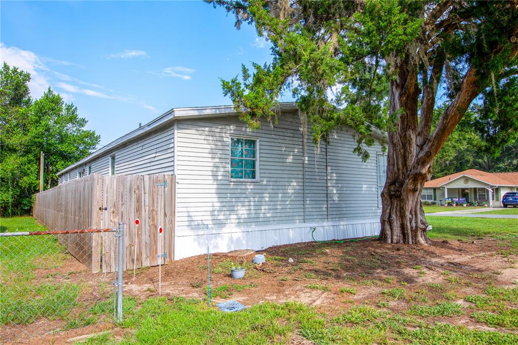 17242 BRADFORD AVENUE, BROOKER, FL — photo 5 of 24