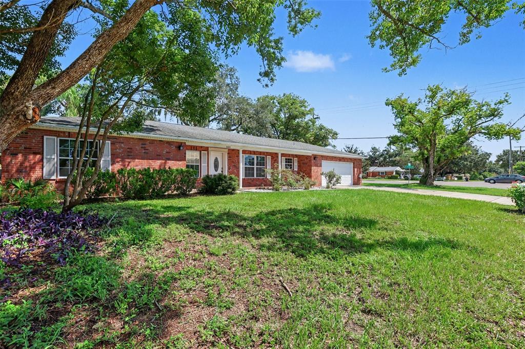 2265 VILLAGE COURT, BRANDON, FL — photo 2 of 15