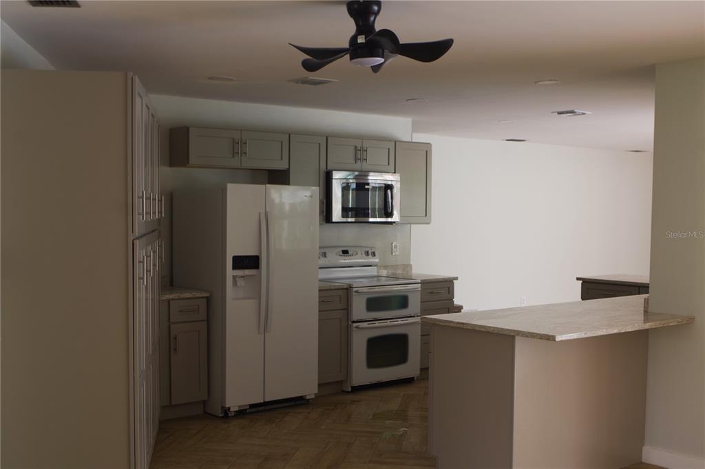 2215 LAUDERDALE COURT, ORLANDO, FL — photo 5 of 25