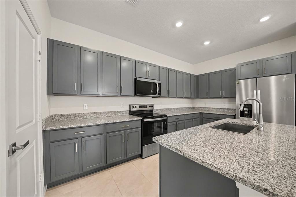 7224 BIG CEDAR ALLEY, GROVELAND, FL — photo 4 of 30