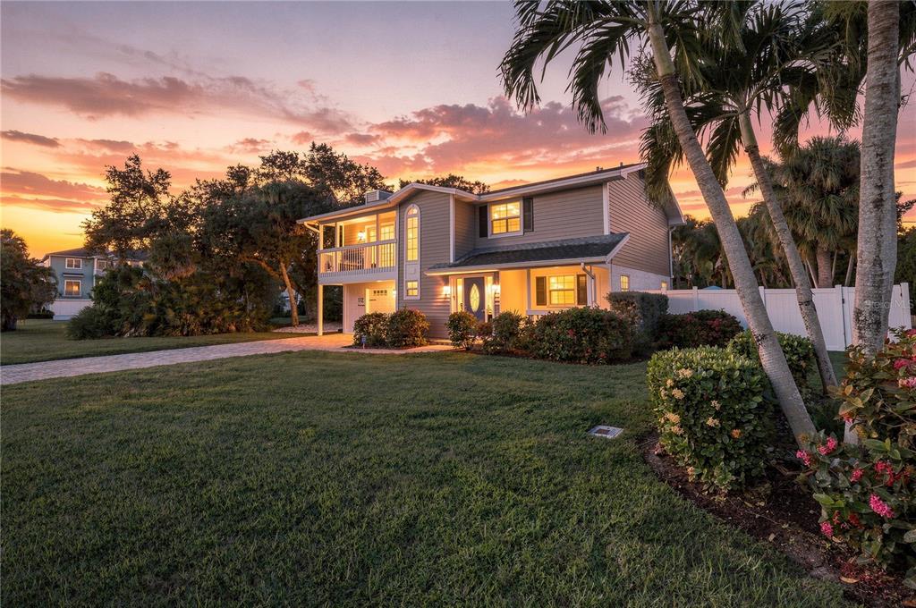 112 6TH STREET, BELLEAIR BEACH, FL — photo 4 of 30