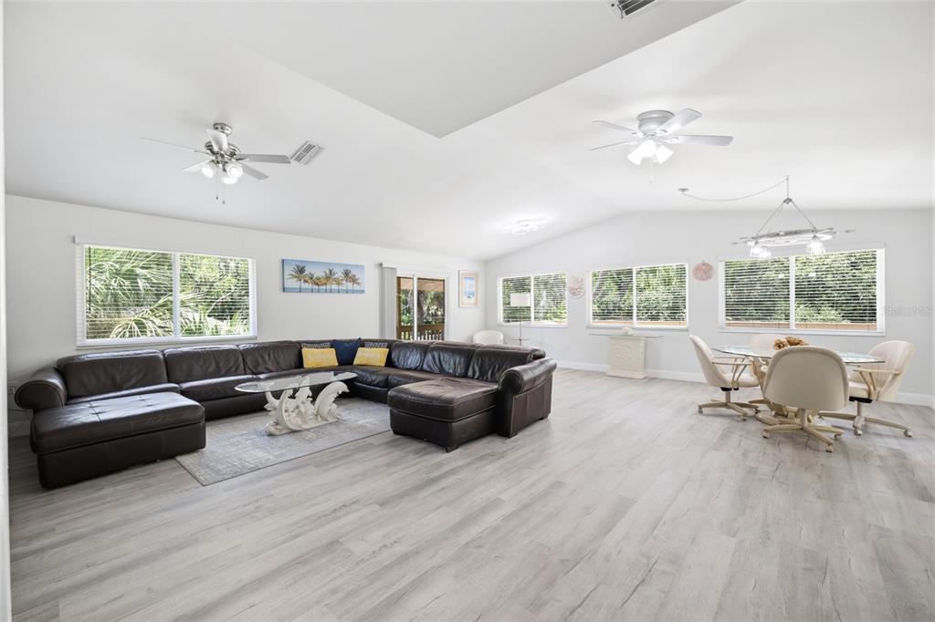 8180 ANCHOR POINT DRIVE, WEEKI WACHEE, FL — photo 5 of 17