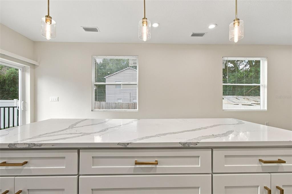 7315 MOUNT VERNON ROAD, TAMPA, FL — photo 4 of 28