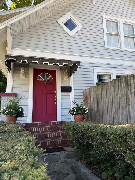 950 10TH STREET N, ST PETERSBURG, FL — photo 2 of 43