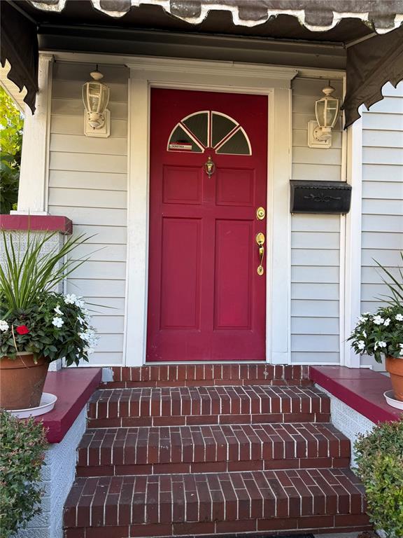 950 10TH STREET N, ST PETERSBURG, FL — photo 4 of 43