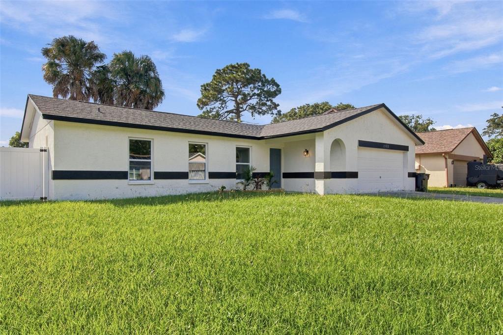 13918 BRIARDALE LANE, TAMPA, FL — photo 2 of 30