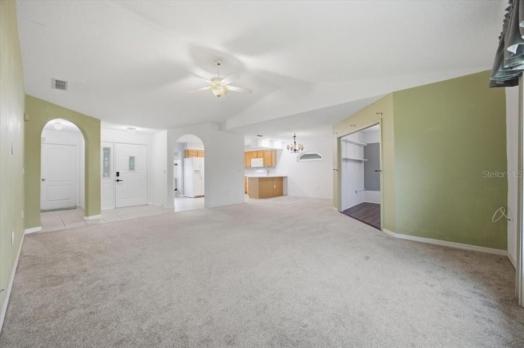 686 PARADISE POINT, HAINES CITY, FL — photo 5 of 36
