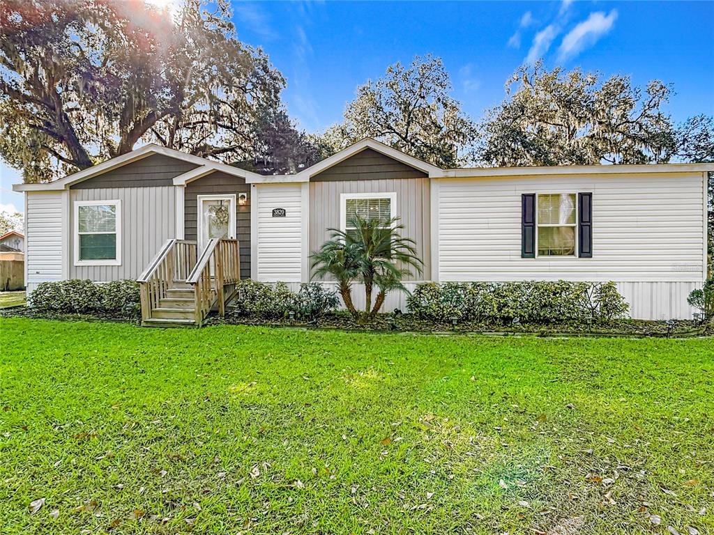 3820 TEAKWOOD CIRCLE