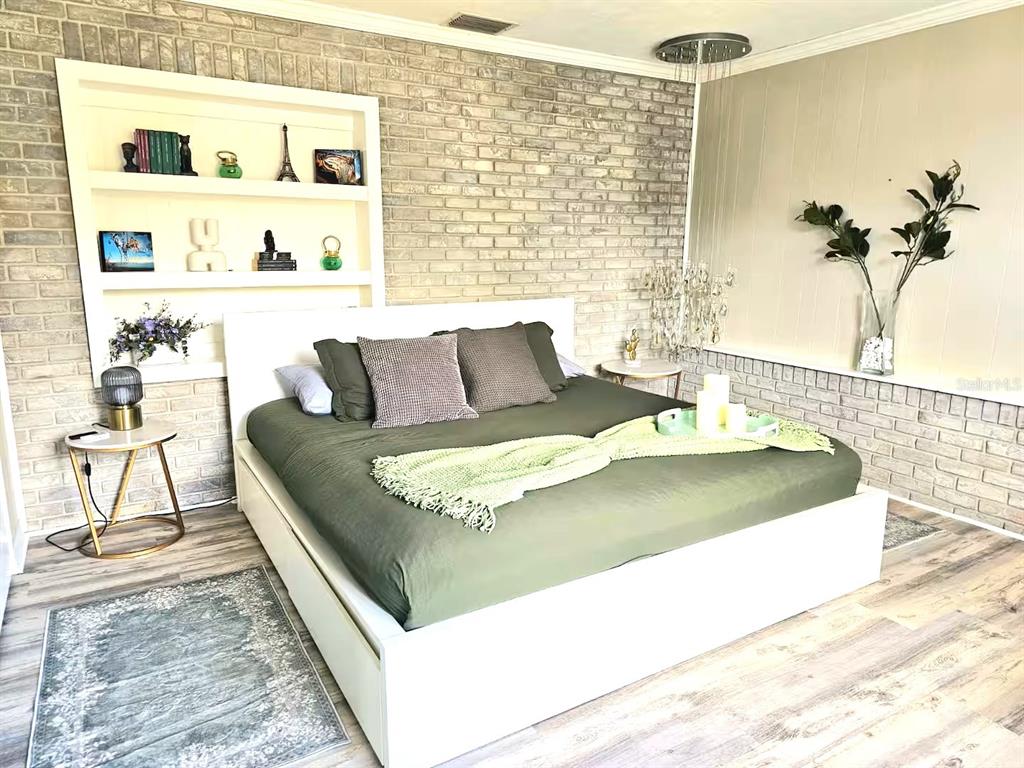 10861 CLARA LANE, ST PETERSBURG, FL — photo 5 of 39