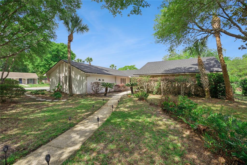 306 HICKORY DRIVE