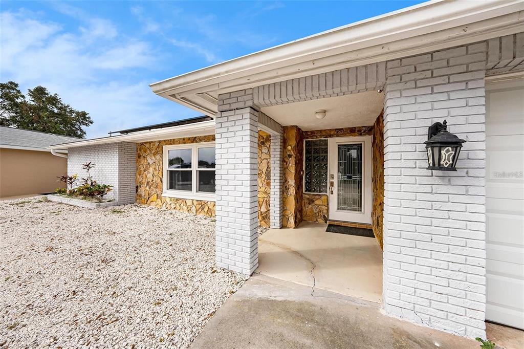 1117 RUSHMORE DRIVE, HOLIDAY, FL — photo 2 of 29