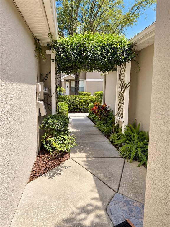 11180 WINDSOR PLACE CIRCLE, TAMPA, FL — photo 3 of 30