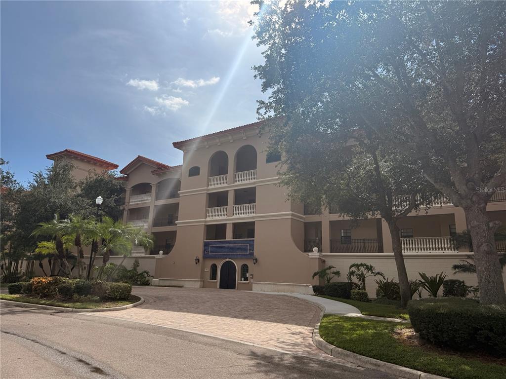 7702 LAKE VISTA COURT UNIT 303