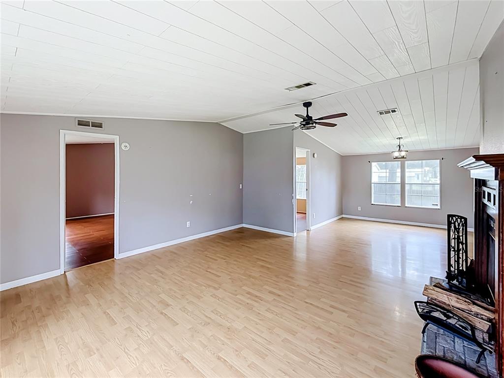 8585 NW 15TH AVENUE, OCALA, FL — photo 5 of 30