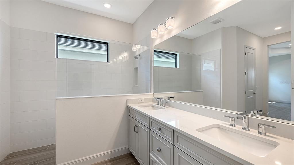 17645 MEANDERING PALMS CROSSING, BRADENTON, FL — photo 4 of 22