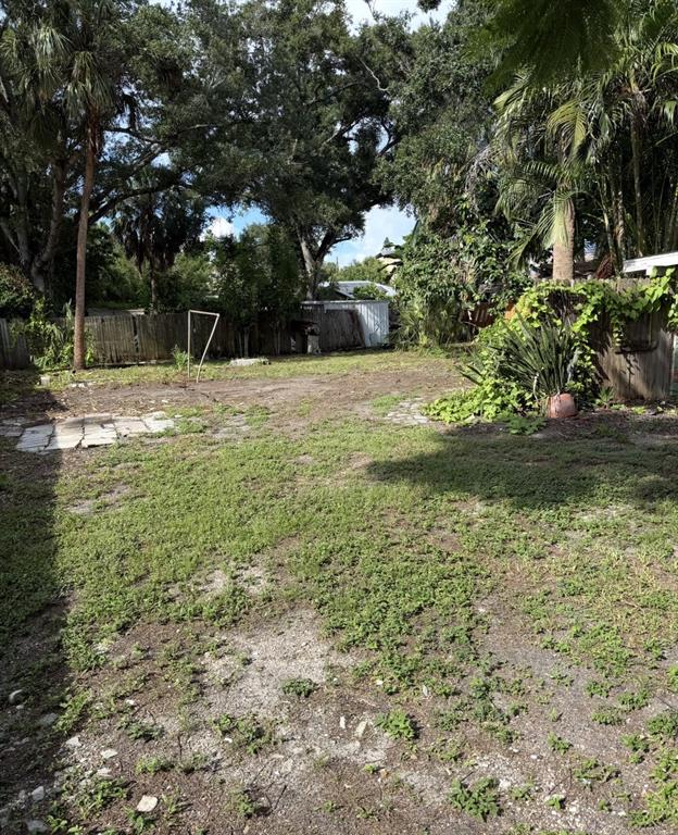 1708 12TH AVENUE W, BRADENTON, FL — photo 2 of 9