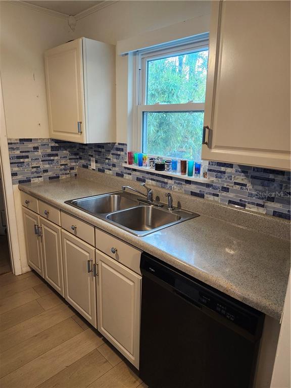 656 NE 11th STREET, CRYSTAL RIVER, FL — photo 5 of 13