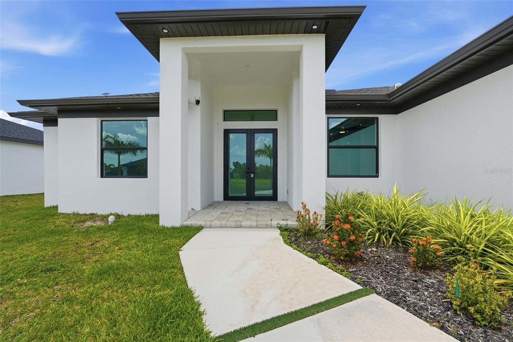321 NE 15TH TERRACE, CAPE CORAL, FL — photo 2 of 30