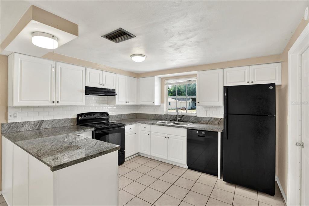 10914 REXDALE AVENUE, PORT RICHEY, FL — photo 4 of 20