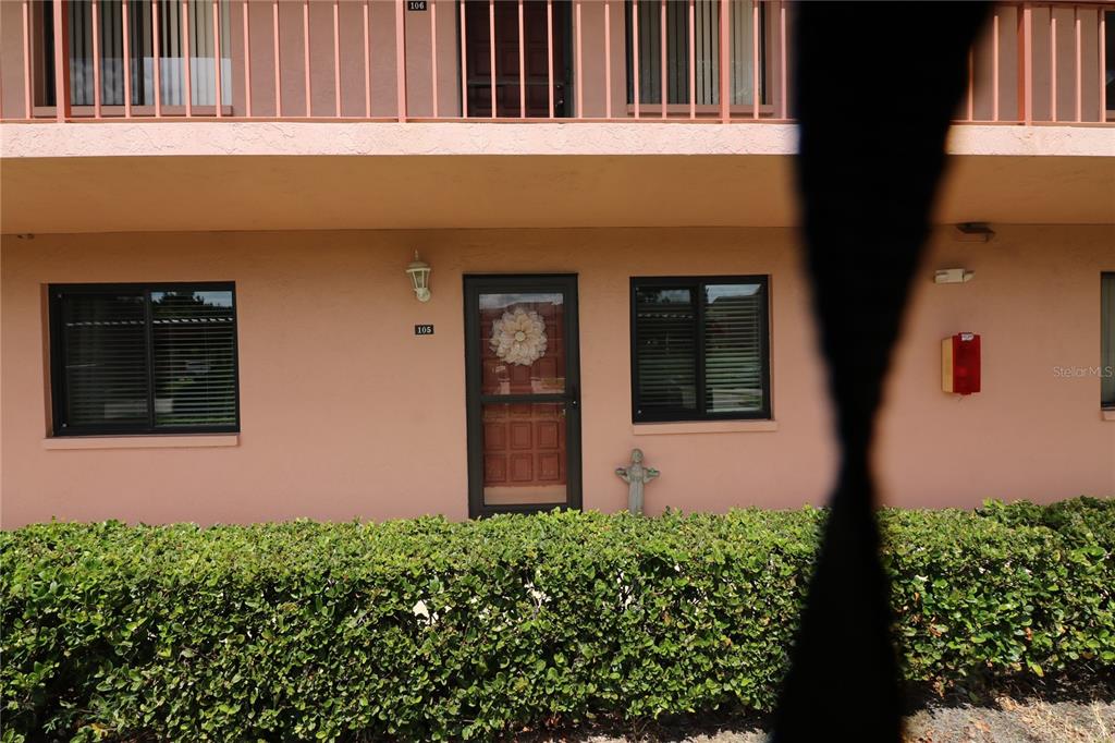 105 LAKESIDE COURT ELW VI UNIT 5