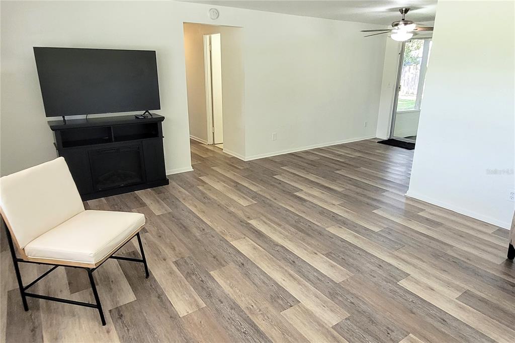2975 LOUISE STREET, SARASOTA, FL — photo 5 of 30