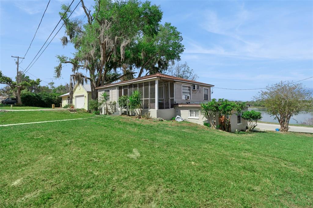 806 S MAIN AVENUE