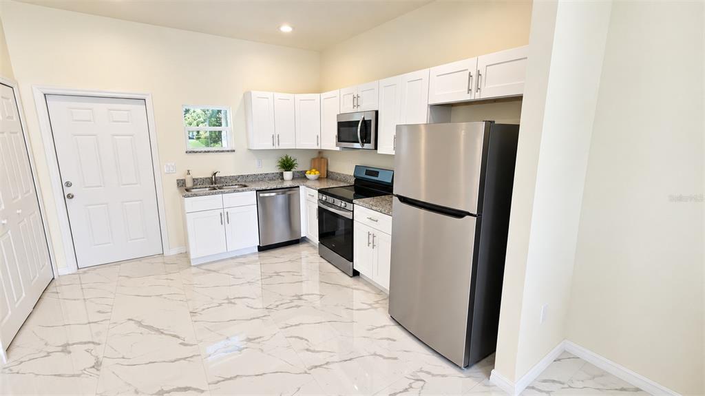 3104 GAVIN AVENUE, LAKE PLACID, FL — photo 3 of 10