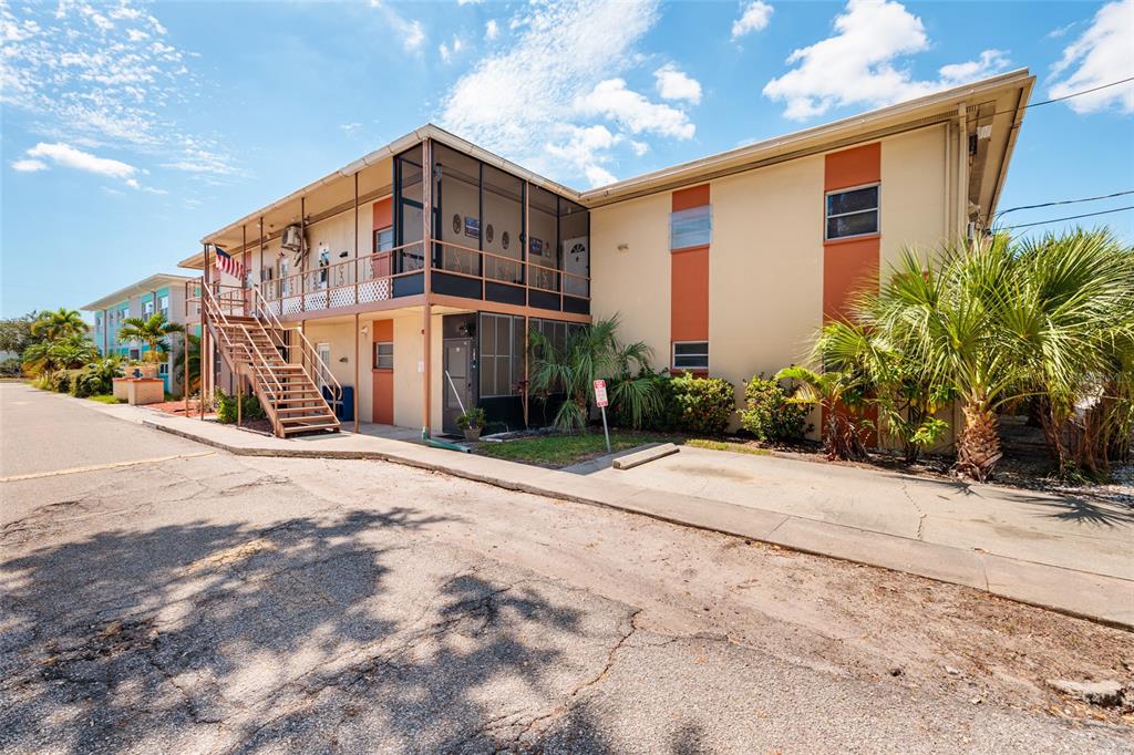 5396 4TH STREET N UNIT 101, ST PETERSBURG, FL — photo 3 of 32