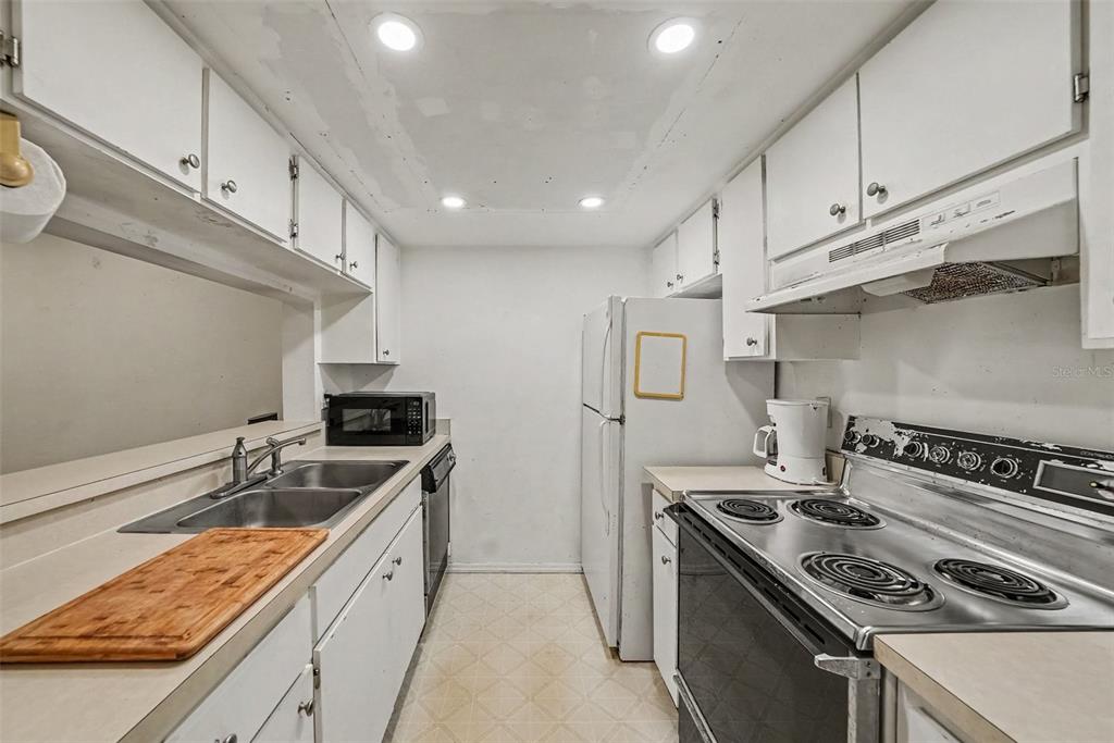 2585 COUNTRYSIDE BOULEVARD UNIT 4108, CLEARWATER, FL — photo 4 of 26
