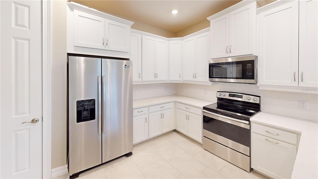 139 IBIZA LOOP, VENICE, FL — photo 4 of 28